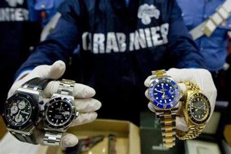 Rivendevano Rolex, 7 misure. L'indagine dopo un furto a Giovinazzo